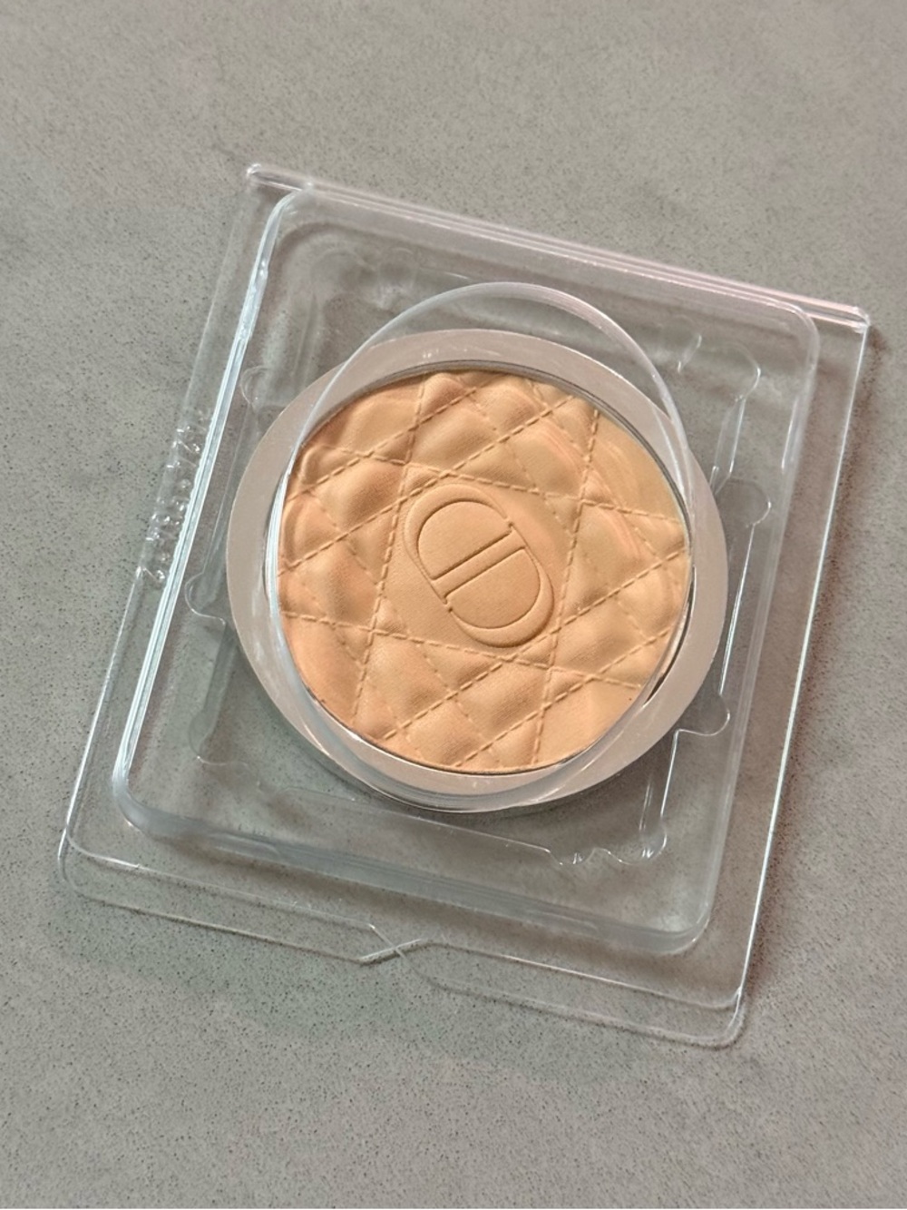 02 Light Dior Forever Nude Bronze
